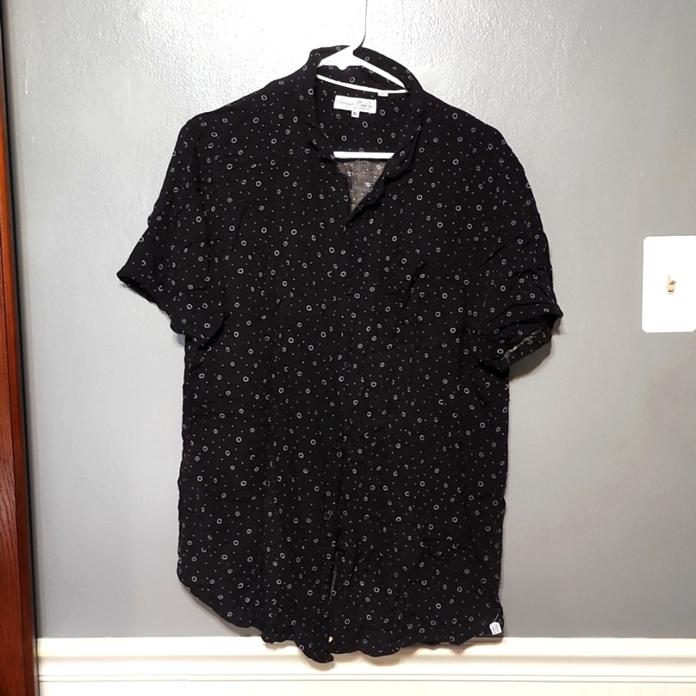 Sovereign code button down